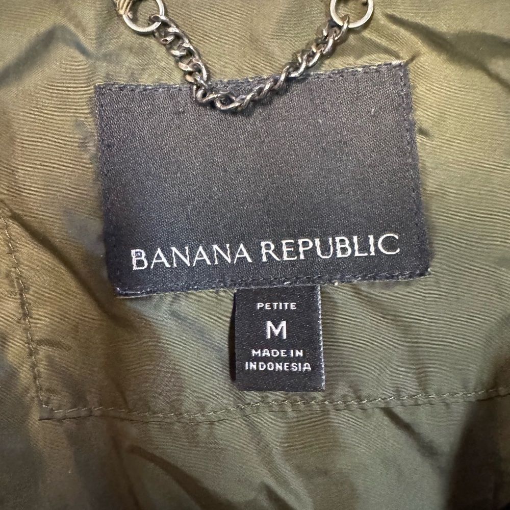 Banana Republic Olive Green Quilted Puffer Vest Women’s Medium Petite - Picture 5 of 6